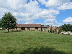 For Sale: 810 Thomas Rd NE Bremen, OH 43107
