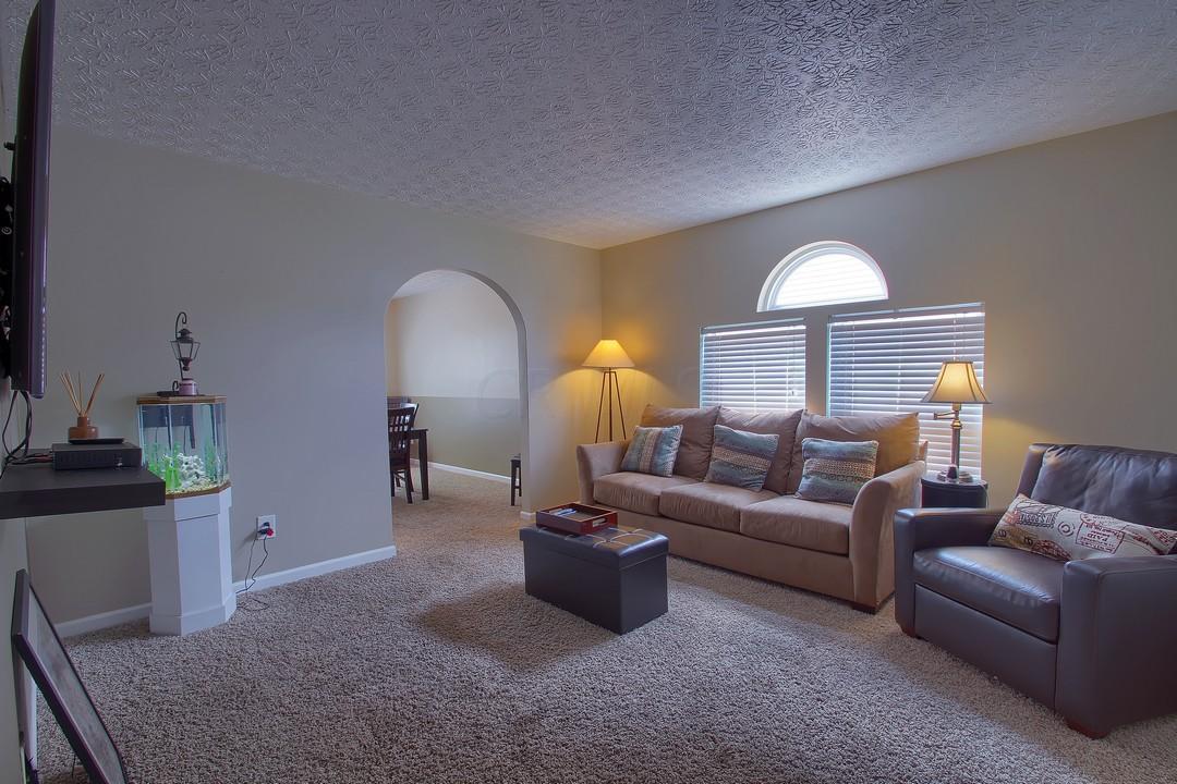 280 Daventry Ct