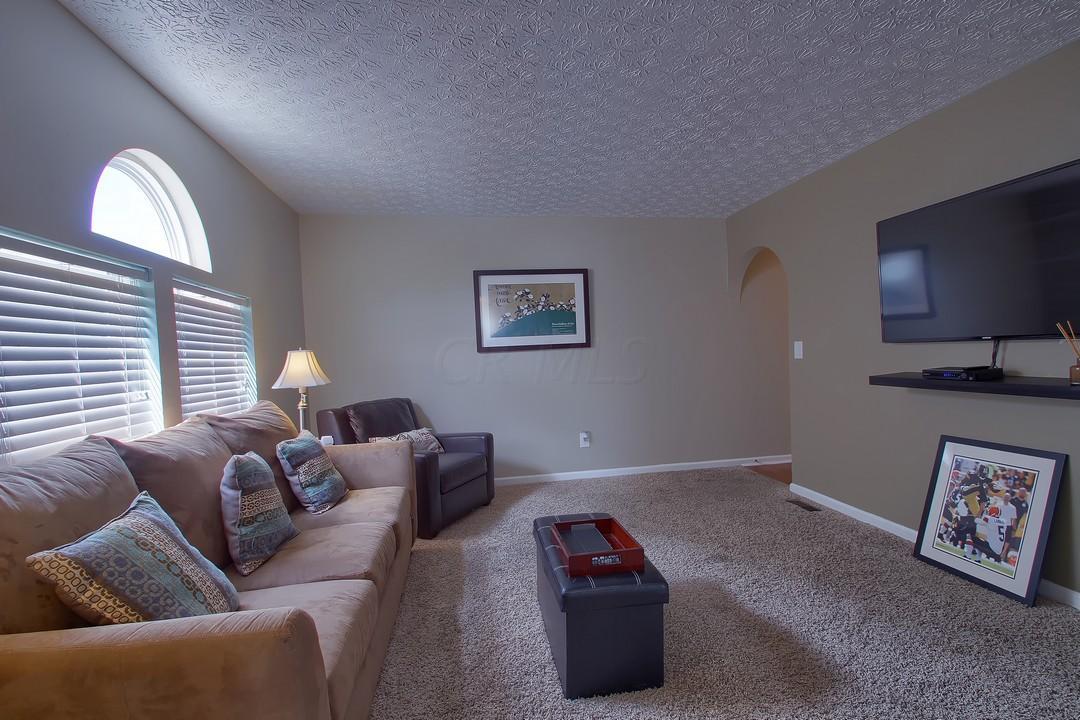 280 Daventry Ct