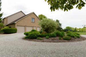 For Sale: 7831 Basil Western Rd NW Canal Winchester, OH 43110