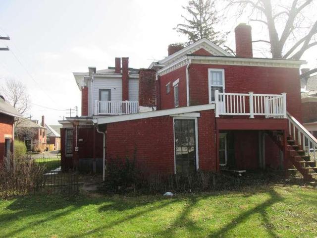 113 N High St