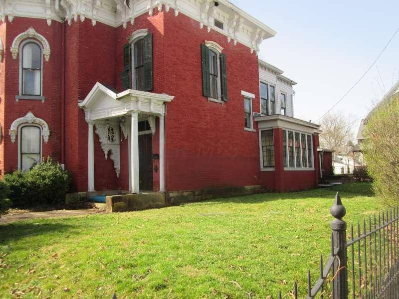 113 N High St