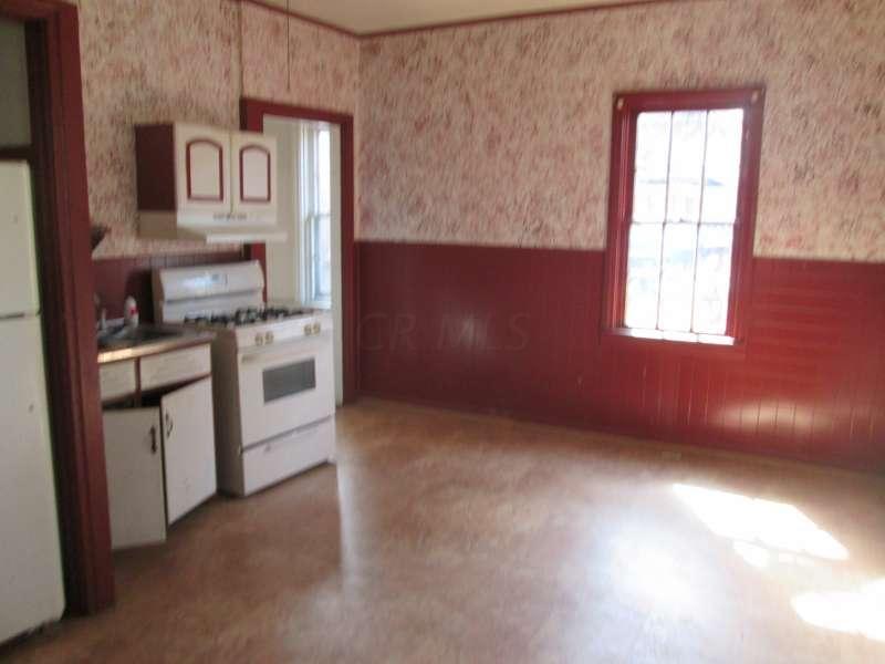 113 N High St