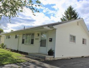 For Sale: 3060 Kingston Ave Grove City, OH 43123