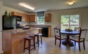 For Sale: 1086 Sun Ridge St Lancaster, OH 43130
