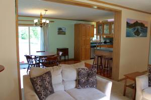 For Sale: 748 Barr Dr SW Lancaster, OH 43130