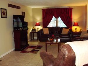 For Sale: 545 Pickerington Hills Dr Pickerington, OH 43147