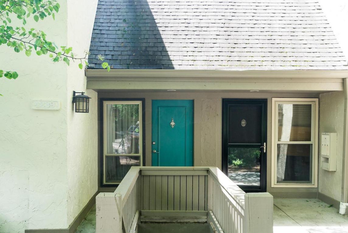 907 W 11th Ave
