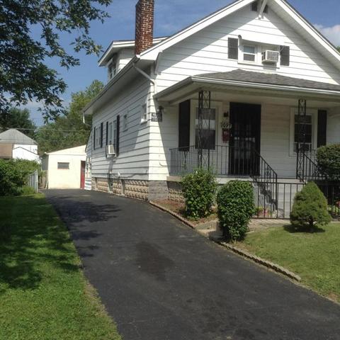 1105 Bulen Ave