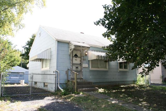 465 Helen St