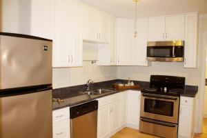 1397 Broadview Ave #17