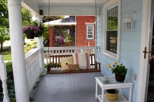 For Sale: 323 Northridge Rd Columbus, OH 43214