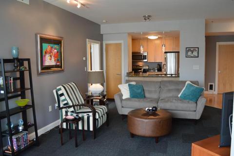 106 N High #406