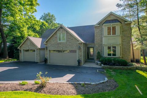 2500 Stonehaven Pl