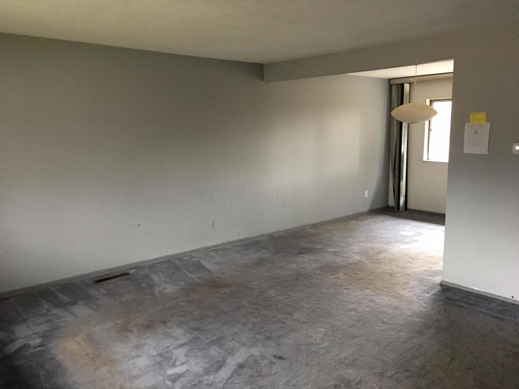 466 Shell Ct W