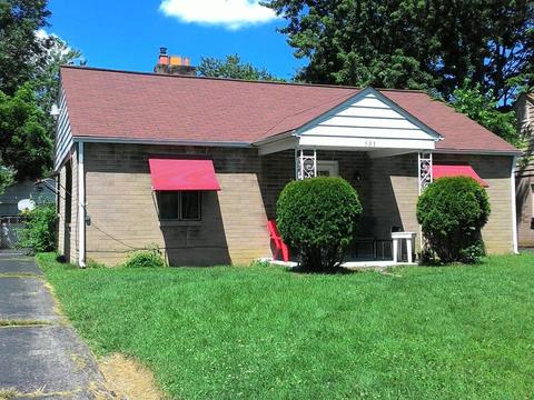647 S Napoleon Ave