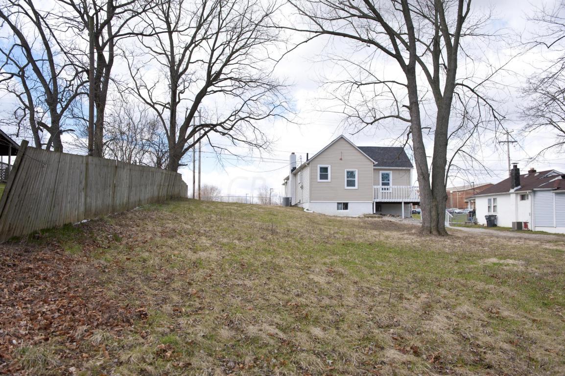 477 Clairbrook Ave