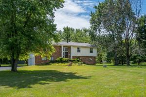 For Sale: 1800 Demorest Rd Columbus, OH 43228