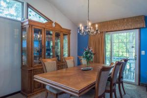 For Sale: 1800 Demorest Rd Columbus, OH 43228