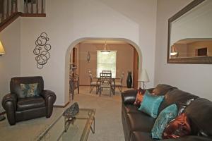 4912 Whisper Cove Ct