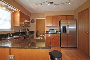 4912 Whisper Cove Ct