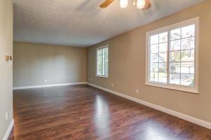 263 Carlin Ct W