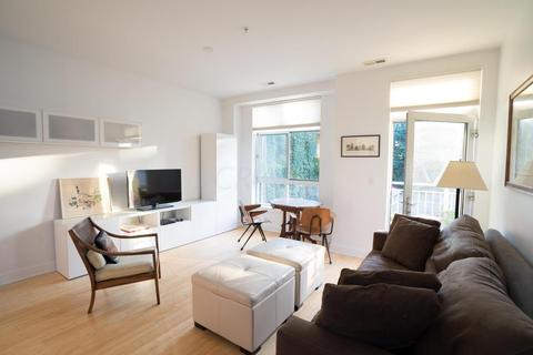 448 W Nationwide Blvd #303