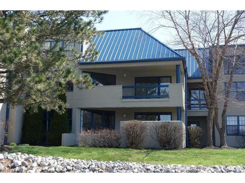 2860 Canterbury Cir
