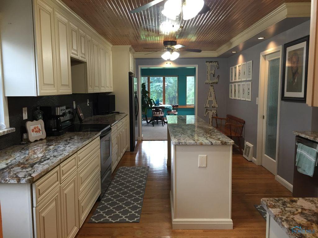 343 Hillside Dr