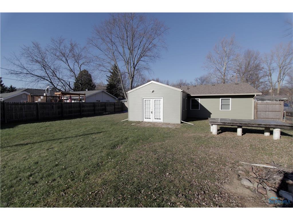 5759 Hollybrook Ln