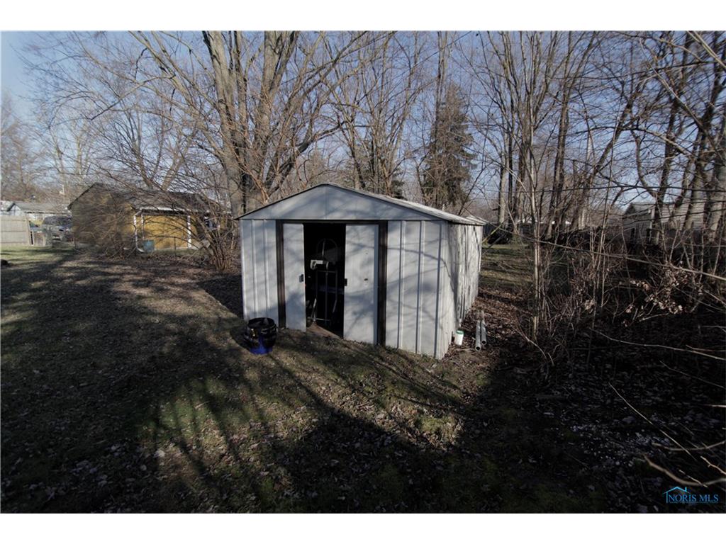 5759 Hollybrook Ln