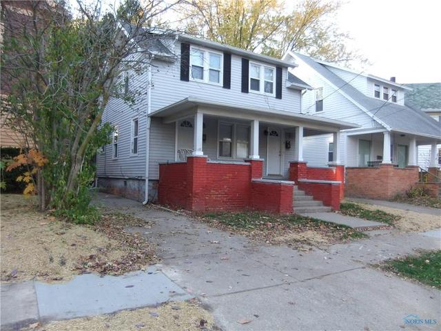 822 Mark St