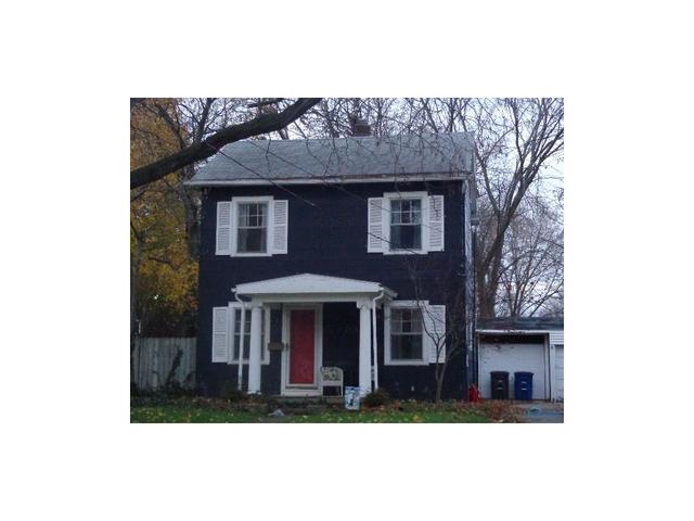 822 Mark St