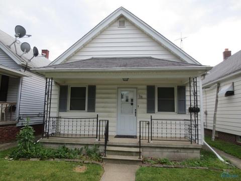328 E Oakland St