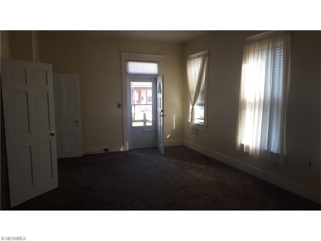 For Sale: 141 Beulah Ave Zanesville, OH 43701