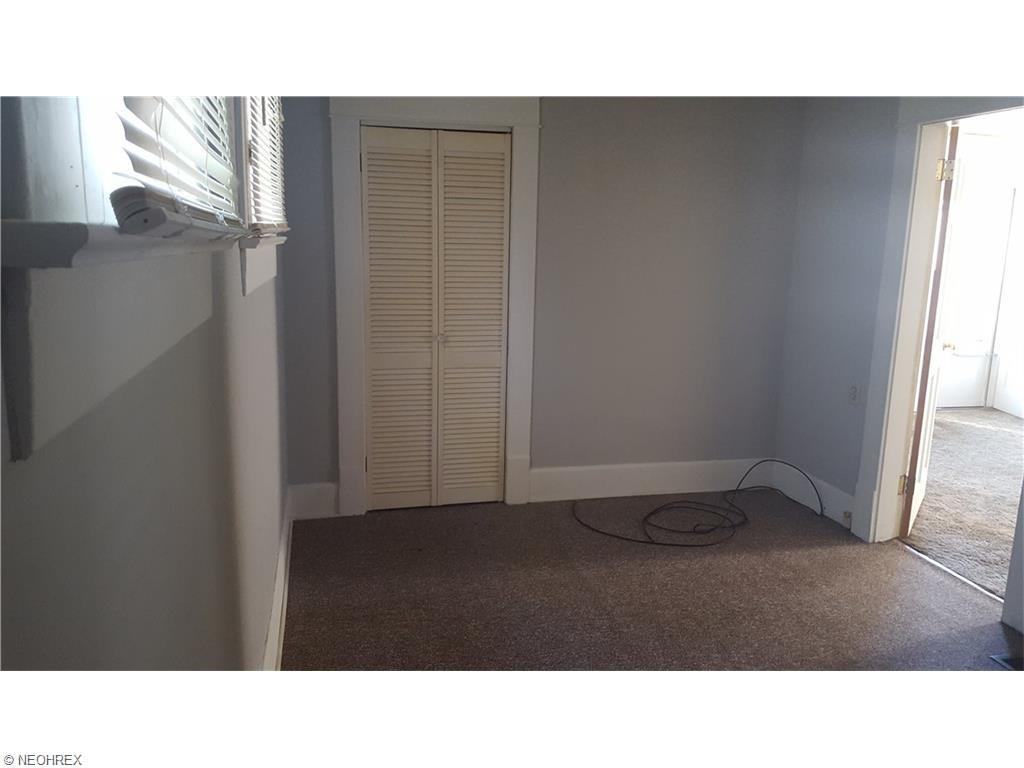 For Sale: 141 Beulah Ave Zanesville, OH 43701