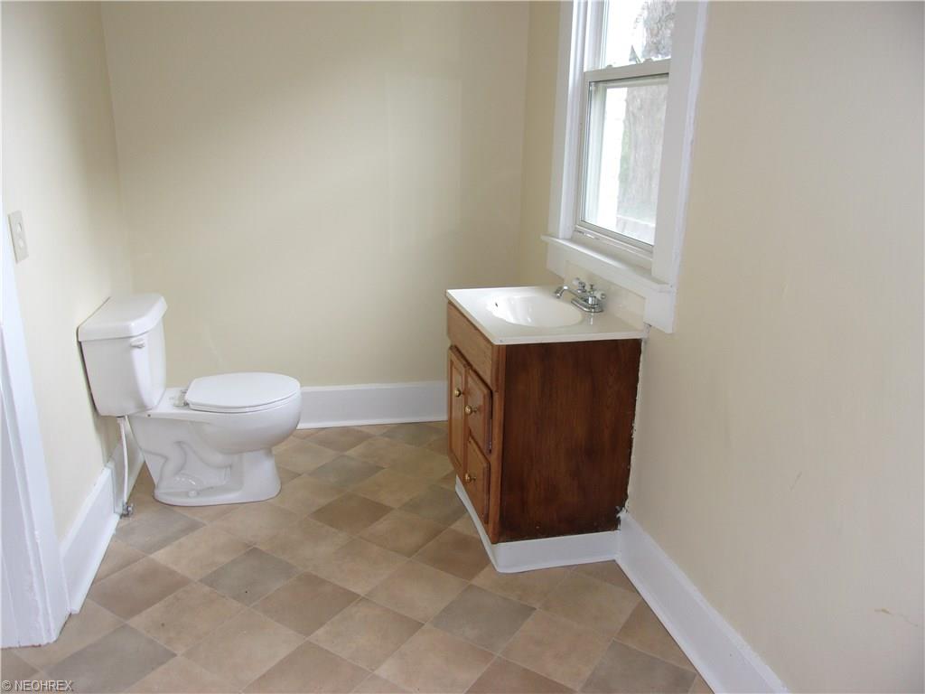 For Sale: 460 Sheridan St Zanesville, OH 43701