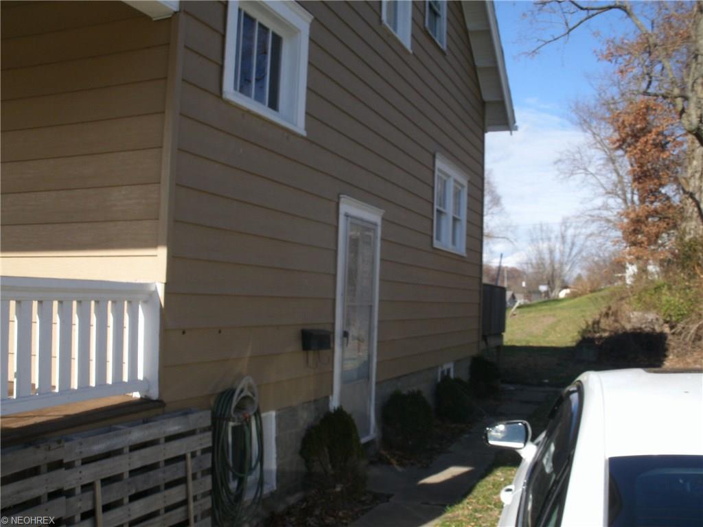 1717 Ridge Ave W
