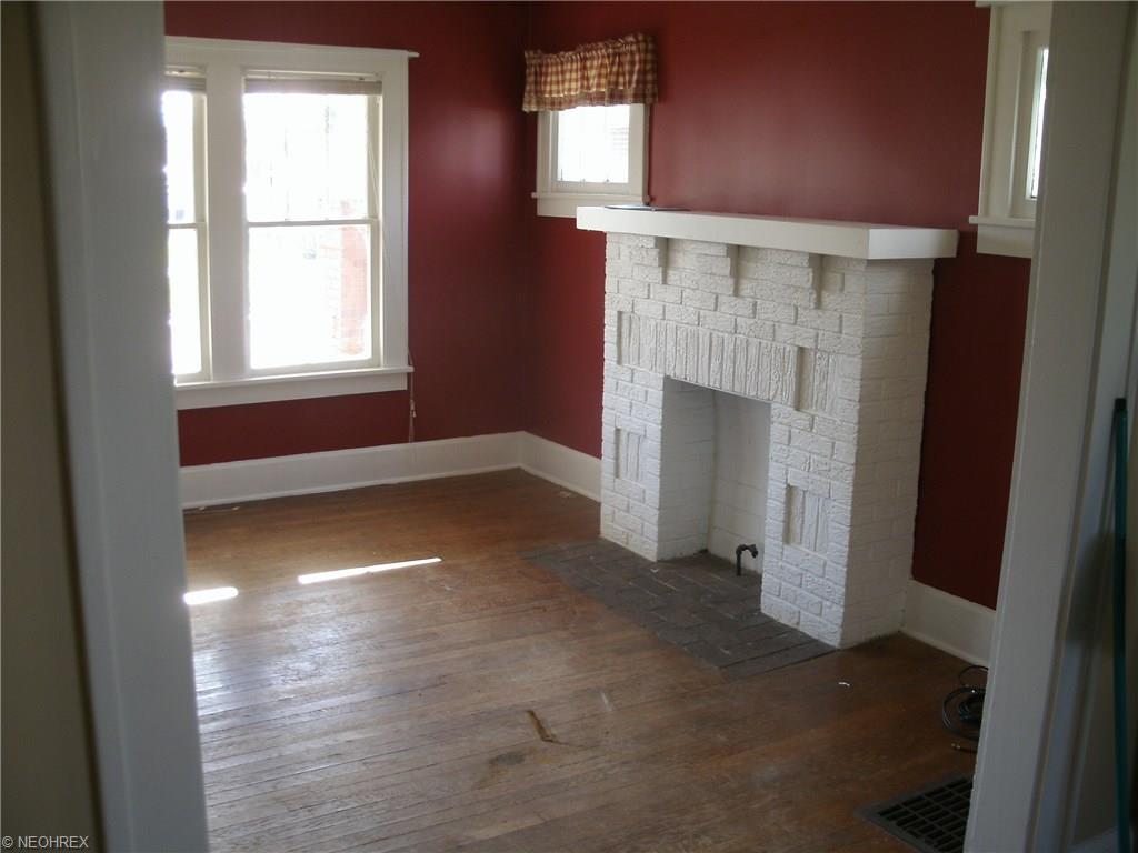 1717 Ridge Ave W
