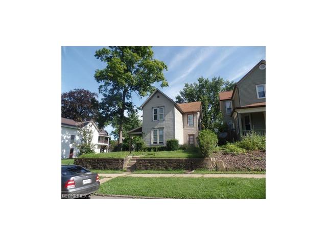 812 N 12 St