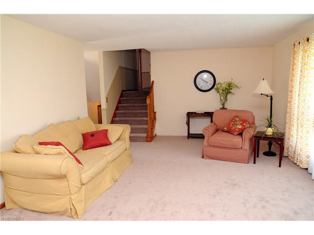 960 Friendship Dr, New Concord OH 43762