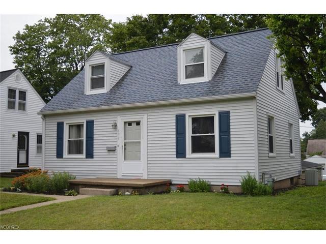 218 E Russell Ave