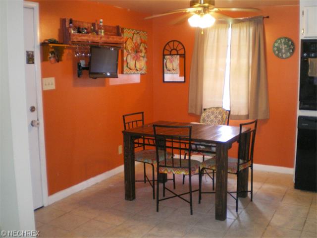 1855 Hall Dr, Coshocton OH 43812