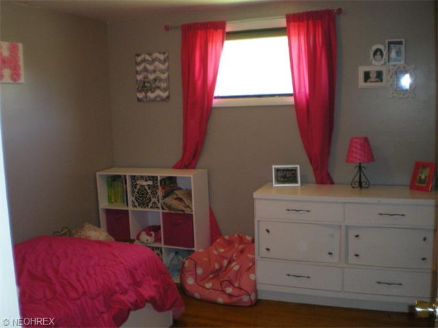 1855 Hall Dr, Coshocton OH 43812
