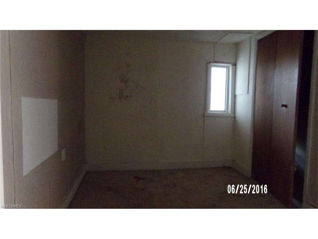 For Sale: 56536 Mcgee Rd Shadyside, OH 43947