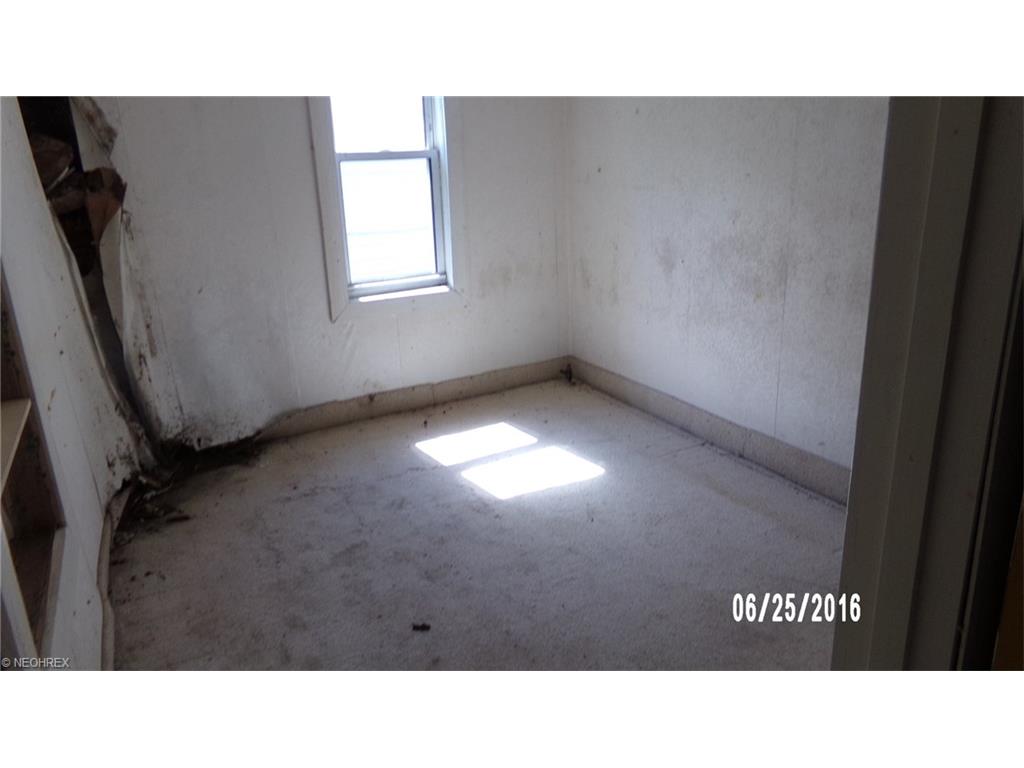 For Sale: 56536 Mcgee Rd Shadyside, OH 43947
