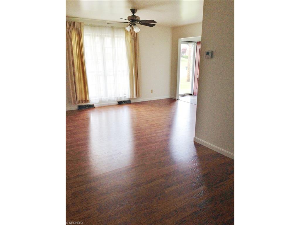 For Sale: 111 Bett Mar Ln Saint Clairsville, OH 43950