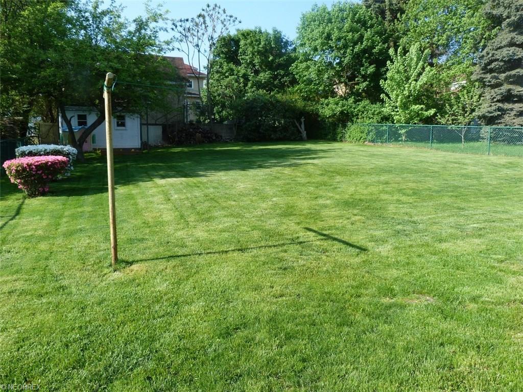 For Sale: 1502 Pershing Ave Steubenville, OH 43952