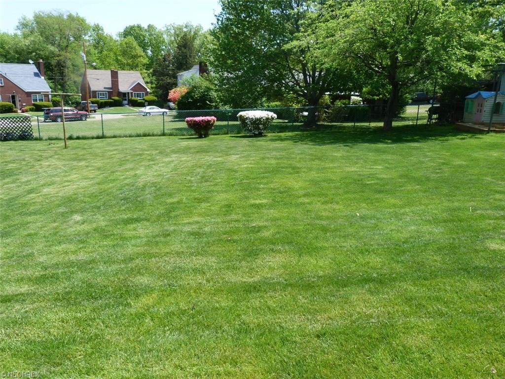 For Sale: 1502 Pershing Ave Steubenville, OH 43952