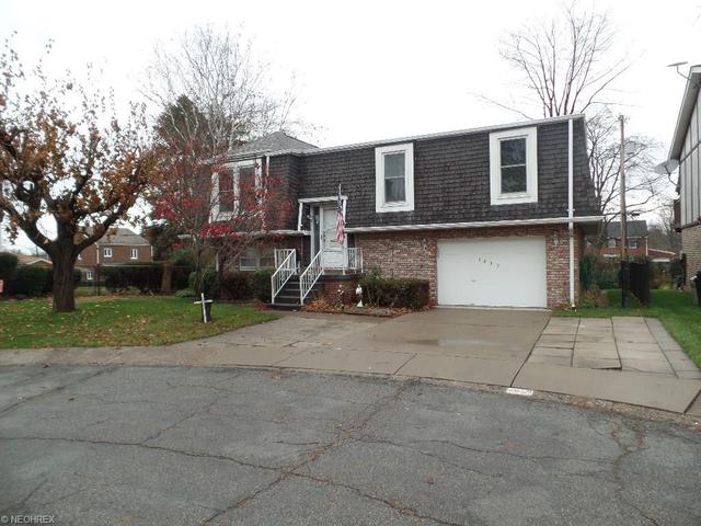 1813 Norton Pl